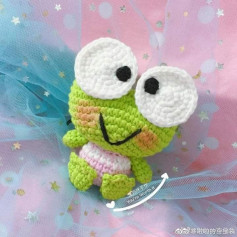 Green frog crochet pattern with bulging eyes