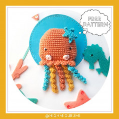Jellyfish crochet pattern, blue and yellow tentacles