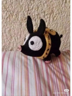 Long-eared black pig crochet pattern