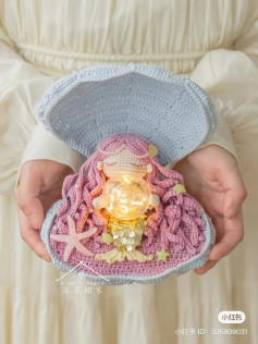 Mermaid crochet pattern sleeping in seashells