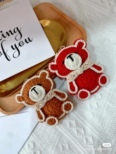 Red bear and brown bear hair clip crochet pattern