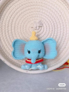 big ear blue elephant crochet pattern.