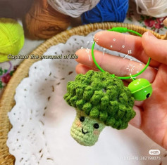 crochet pattern cauliflower keychain