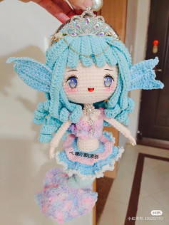 crochet pattern mermaid doll bag.