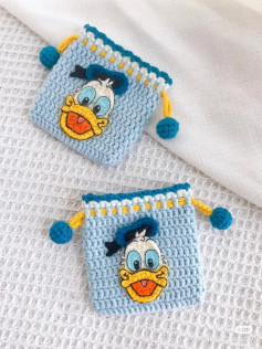 crochet pattern of Donald duck bag