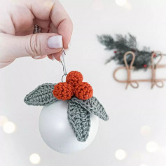 Crochet pattern of leaves, fruits, hanging in the Christmas ball