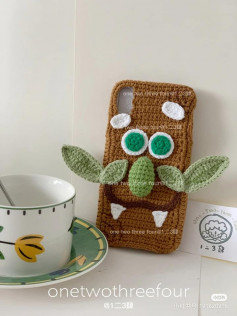 Crochet pattern phone case