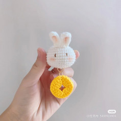 crochet pattern white rabbit and coin keychain