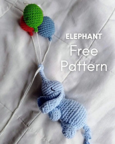Elephant crochet pattern holding a balloon