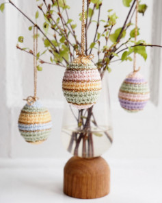 free crochet pattern colorful eggs