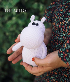 free crochet pattern white hippo