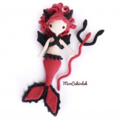 Kızıl saçlı deniz kızı tığ işi modeli.