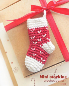 mini stocking crochet pattern free