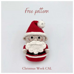 Santa Claus crochet pattern wearing a hat and glasses