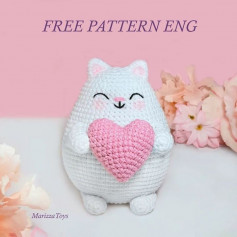 The fat cat crochet pattern hugs the heart
