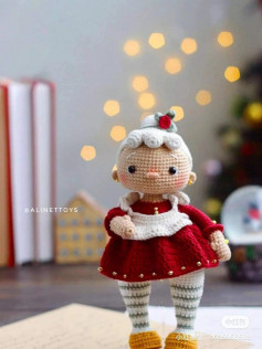 white hair doll wearing red dress crochet pattern