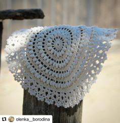 circle decoration with beautiful crochet patterns