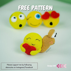 emoji: smiling face with a big heart in ams crochet pattern
