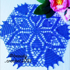 Free crochet circular pattern with six leaves and six flowers going from the center.