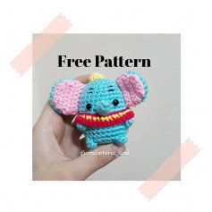 free crochet pattern blue mouse, pink ears.