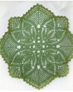 free crochet pattern blue square with four leaves.