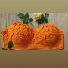 free crochet pattern bra decorated with flowers.
