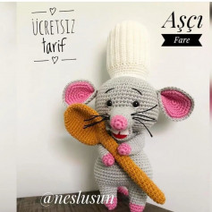 free crochet pattern chef mouse pink ears, pink nose.wear white hat.