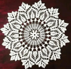 free crochet pattern circle with a small circle inside.