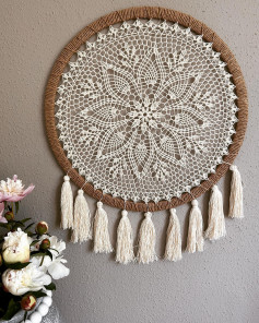 free crochet pattern circle with eight leaves