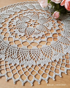 free crochet pattern circle with squares.