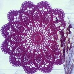 free crochet pattern decorative purple circle.