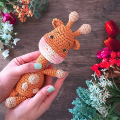 free crochet pattern deer color carrot, muzzle pink and white.