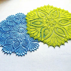 free crochet pattern hexagon with small leaves on the outside, large leaves on the inside.