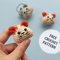 free crochet pattern orange ear cat keychain.