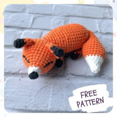 free crochet pattern orange fox, white muzzle.