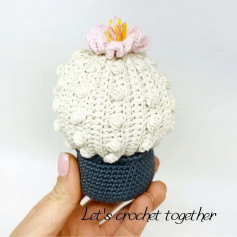 free crochet pattern potted plant cactus flower, pink flower.