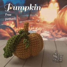 free crochet pattern pumpkin and green leaves.