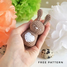free crochet pattern rabbit heart.
