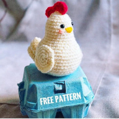 free crochet pattern red crested hen with yellow beak