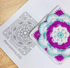 free crochet pattern square with petals