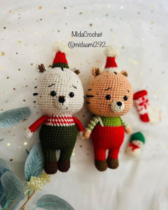 free crochet pattern white bear and brown bear wearing red hat.