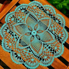 free crochet pattern with a circle in the middle.