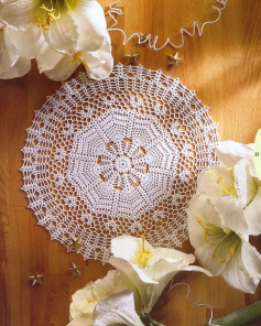 free crochet pattern with eight small rhombuses.