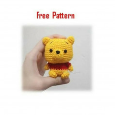 free crochet pattern yellow bear wearing red shirt.