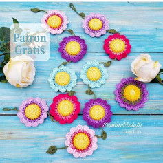 free crochet pattern yellow stamens flower.