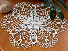 Free crochet round pattern with large wings.