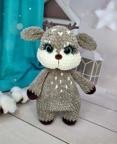Gray deer, white muzzle, crochet pattern