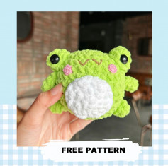 green frog with white belly, bulging eyes, rosy cheeks free crochet pattern
