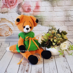 orange fox, white muzzle, green shirt, orange bow tie crochet pattern