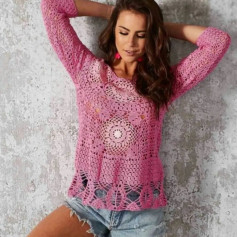 pink sweater with a circle in the middle.free crochet pattern